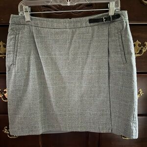 LL Bean - Women’s Light gray skirt size 12P.